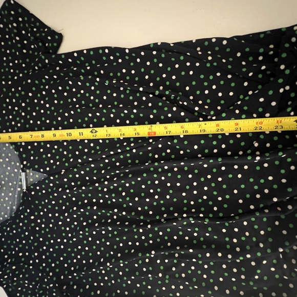 NAIF WOMENS NAVY/GREEN/WHITE POLKA DOT SHORT SLEEVE TOP SIZE MEDIUM - Picture 7 of 12